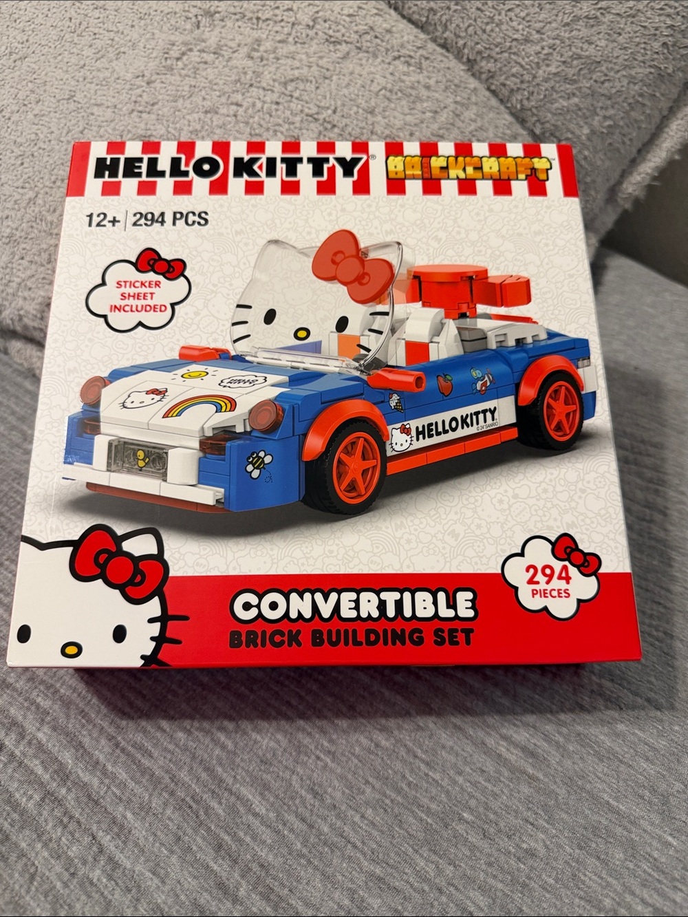 Hello Kitty Brick Convertible Set - Blue, Red & White
